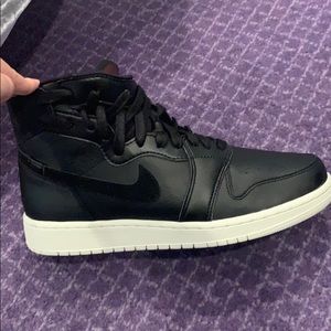 Jordan 1 woman black sail high tops